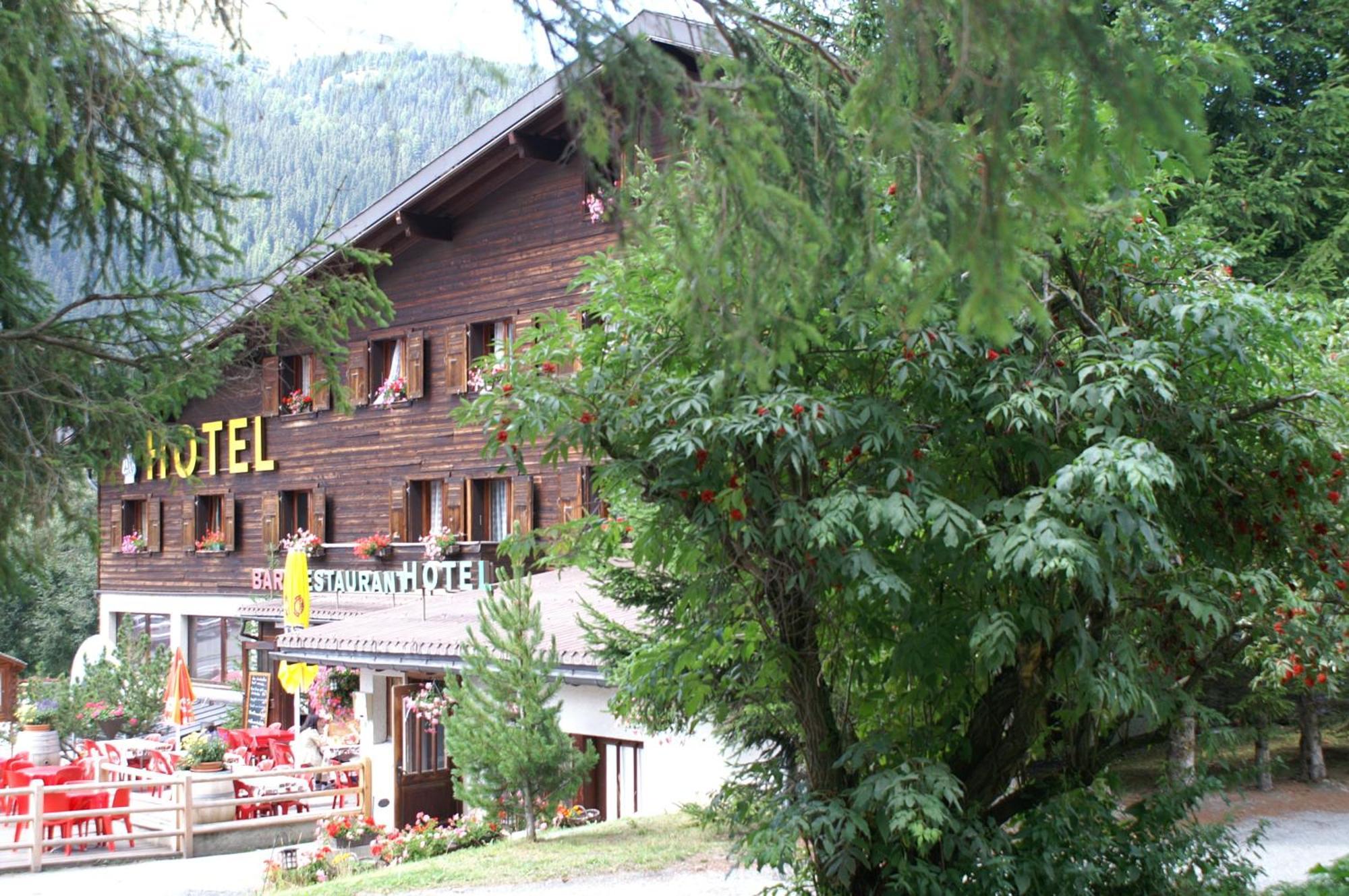 Au Bivouac De Napoleon Et Spa Hotel Bourg-Saint-Pierre Room photo