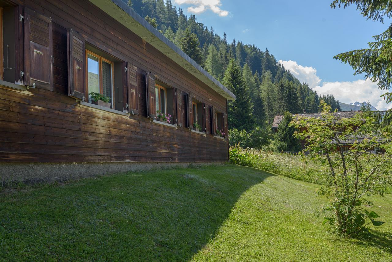 Au Bivouac De Napoleon Et Spa Hotel Bourg-Saint-Pierre Exterior photo